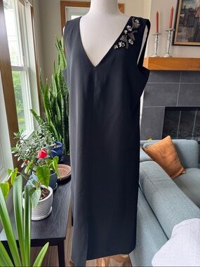 Lafayette 148 New York Black Sleeveless V-Neck Midi Dress with Beaded Accent